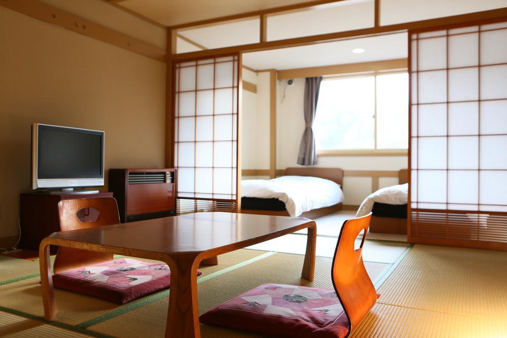 יאמנוצ'י Shiga Palace Hotel מראה חיצוני תמונה